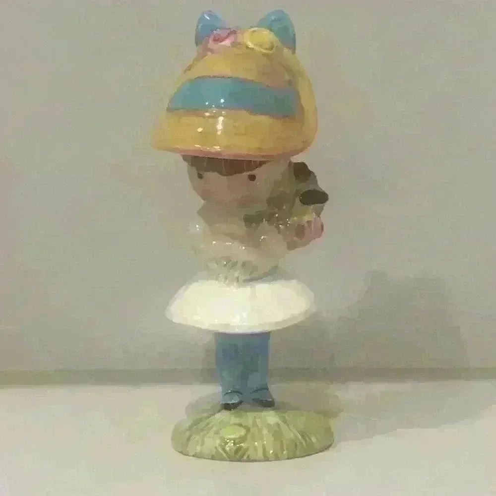 Beswick Joan Walsh Anglund Girl With Flowers Figurine Pocket Doll 1966 1971
